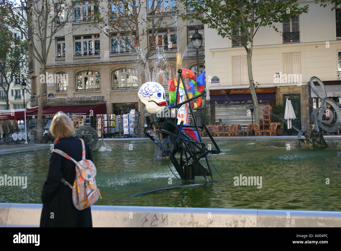 Fountaine Stravinsky, colourful moving sculptures and fountains by Jean Tinguely and Niki de St-Phalle in pool beside Place Igor Stock Photo