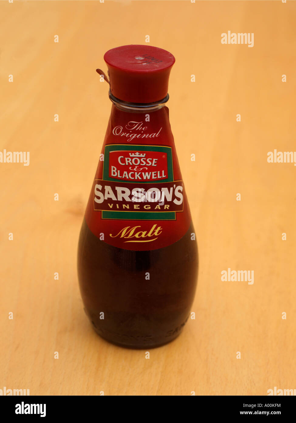 Crosse and Blackwell Sarson's Malt Vinegar Stock Photo Alamy