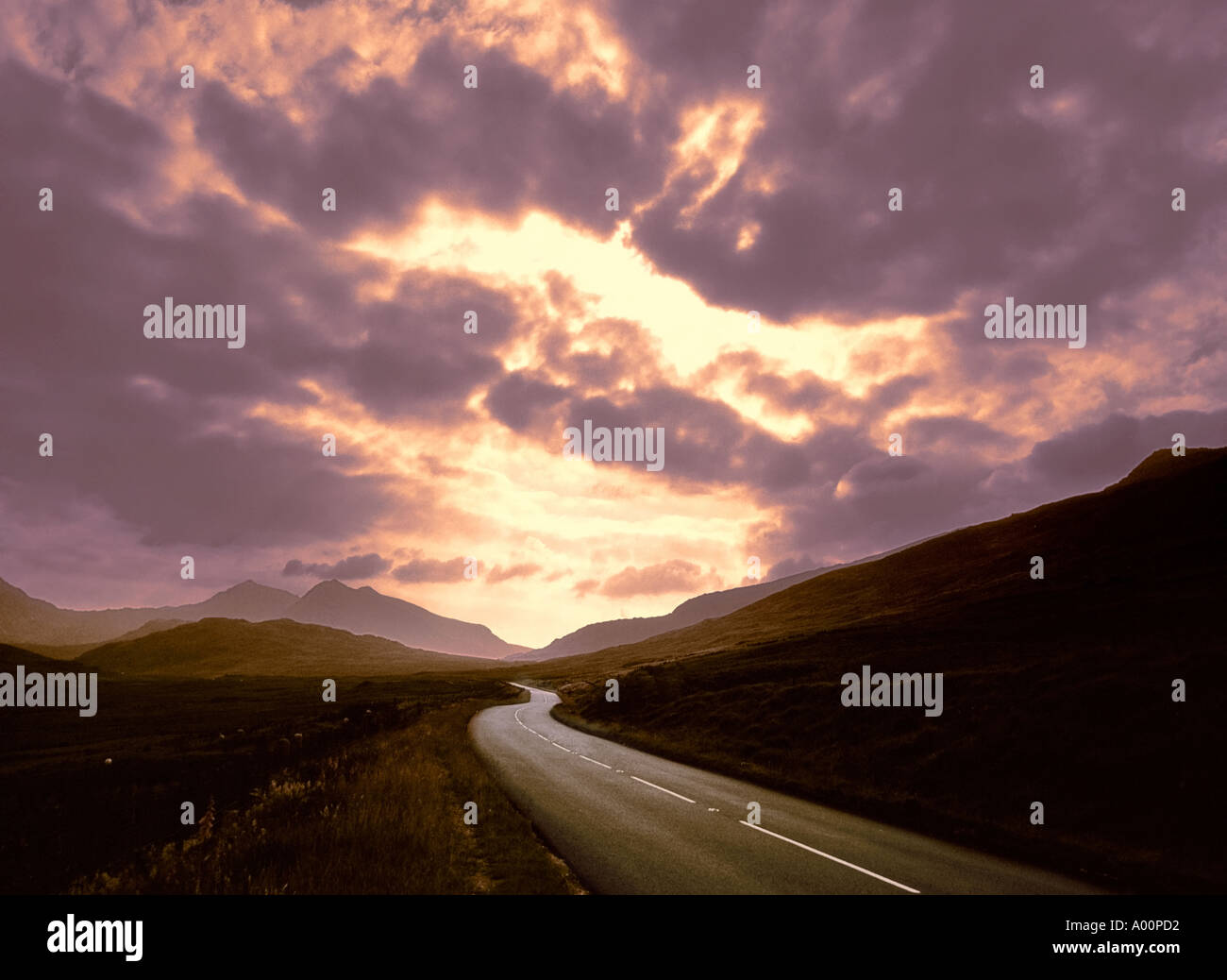 A4086 hi-res stock photography and images - Alamy