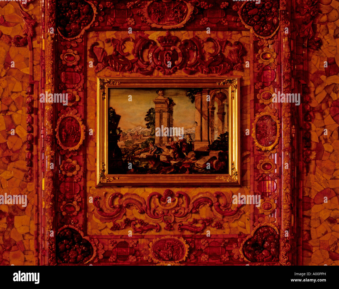 DETAIL AMBER ROOM CATHERINE PALACE ST PETERBURG RUSSIA Stock Photo
