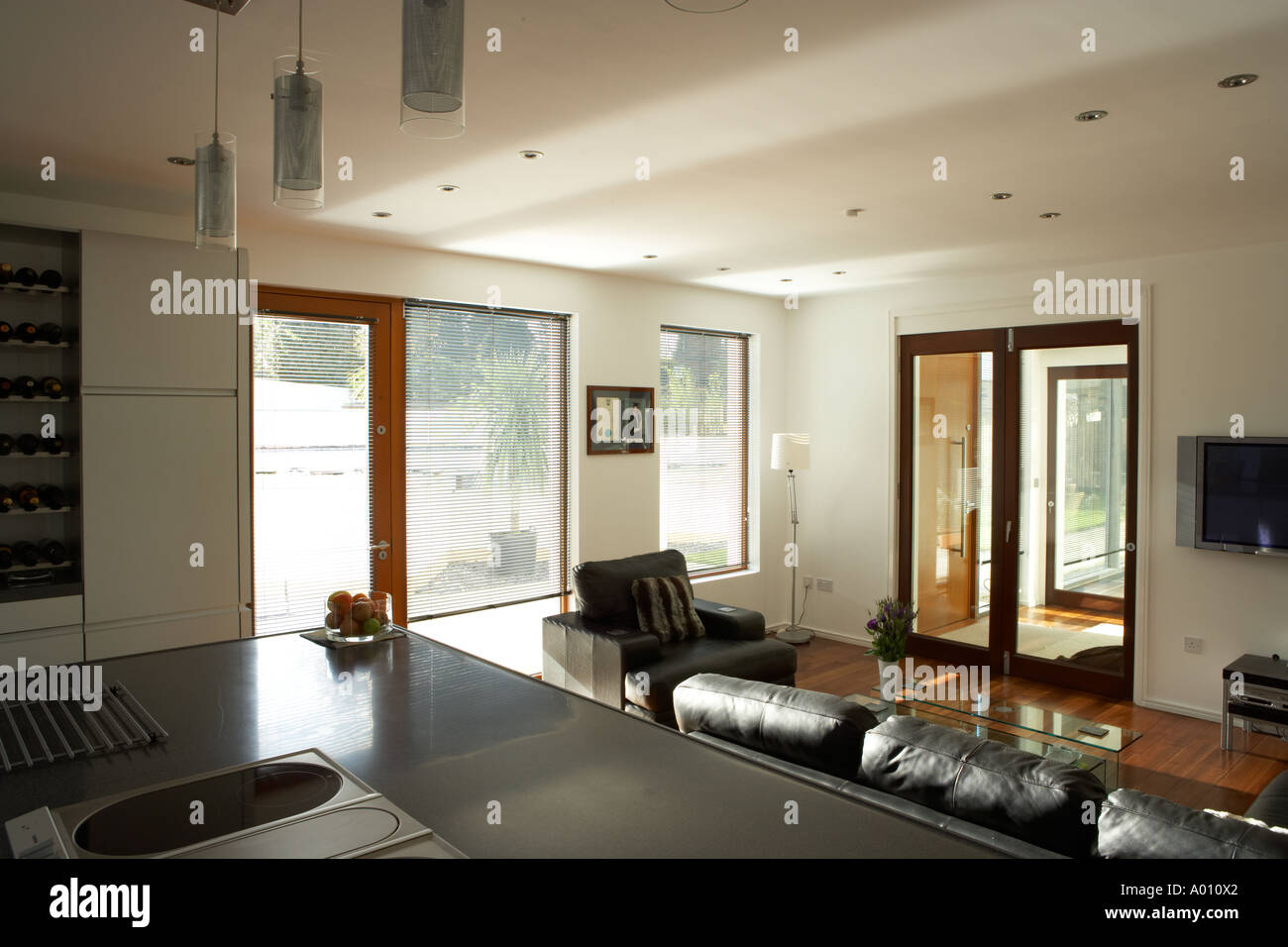 kitchen dining room in modern open plan house Stock Photo - Alamy