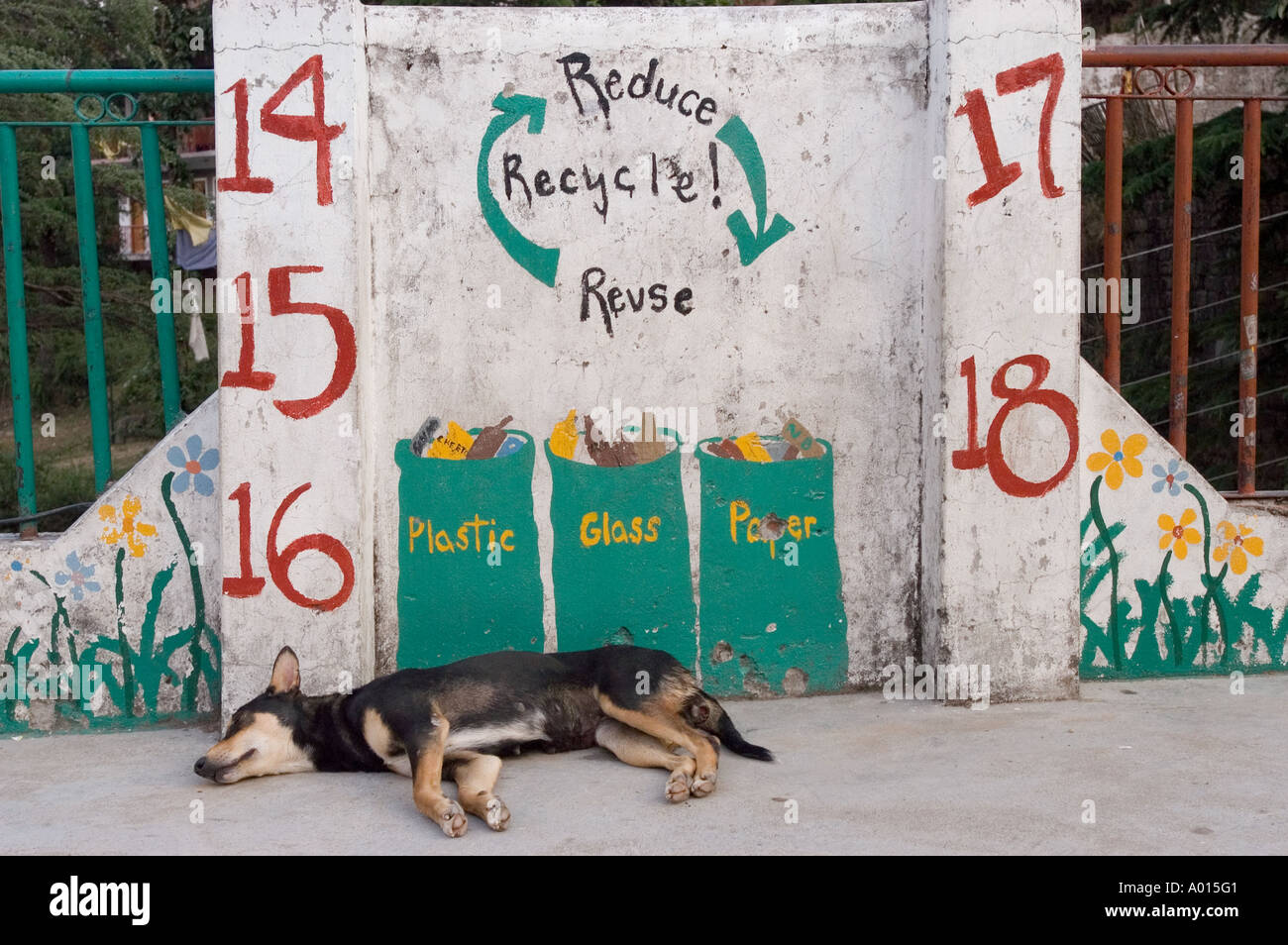 Reduce reuse recycle sign hi-res stock photography and images - Alamy