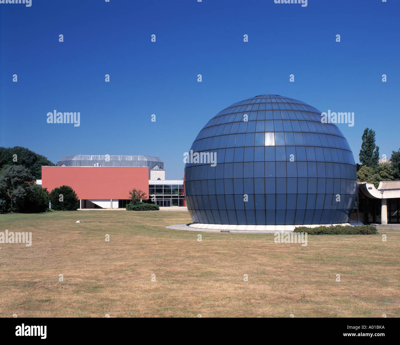Kongresszentrum CongressPark und Planetarium in Wolfsburg, Niedersachsen Stock Photo