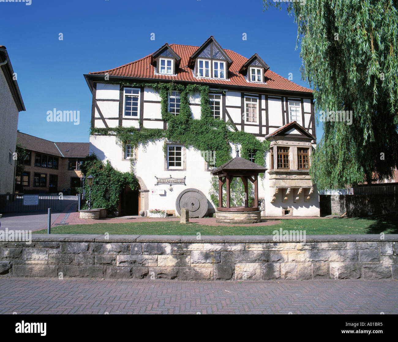 ehemaliger Adelshof (Heimatmuseum) in Bad Muender am Deister, Niedersachsen Stock Photo Alamy