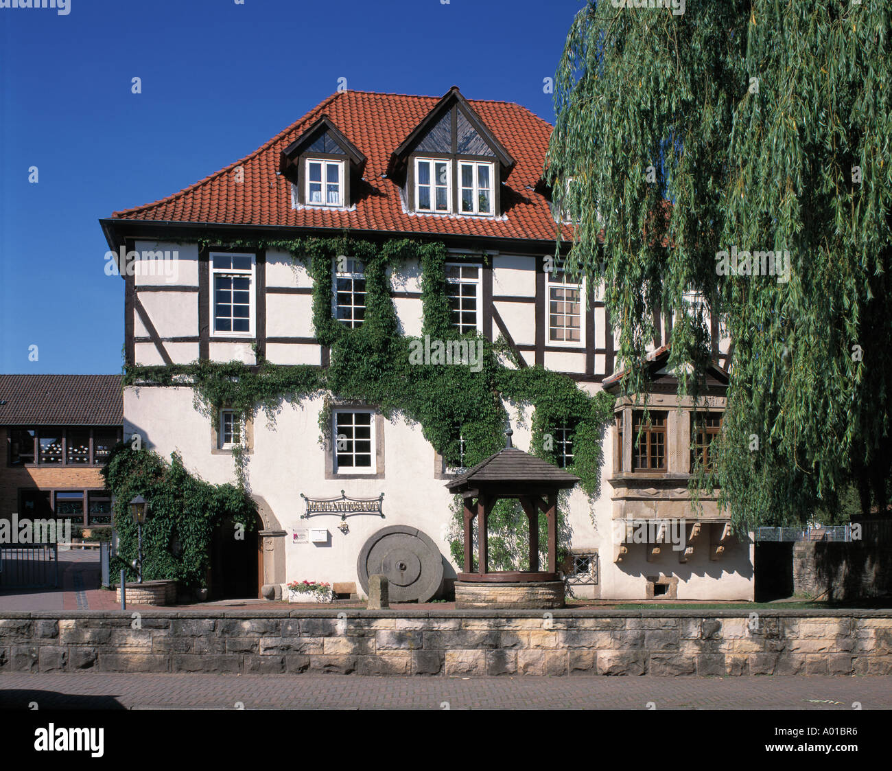 ehemaliger Adelshof (Heimatmuseum) in Bad Muender am Deister, Niedersachsen Stock Photo Alamy