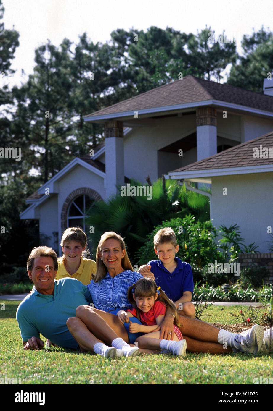 Mother in front family hi-res stock photography and images - Alamy