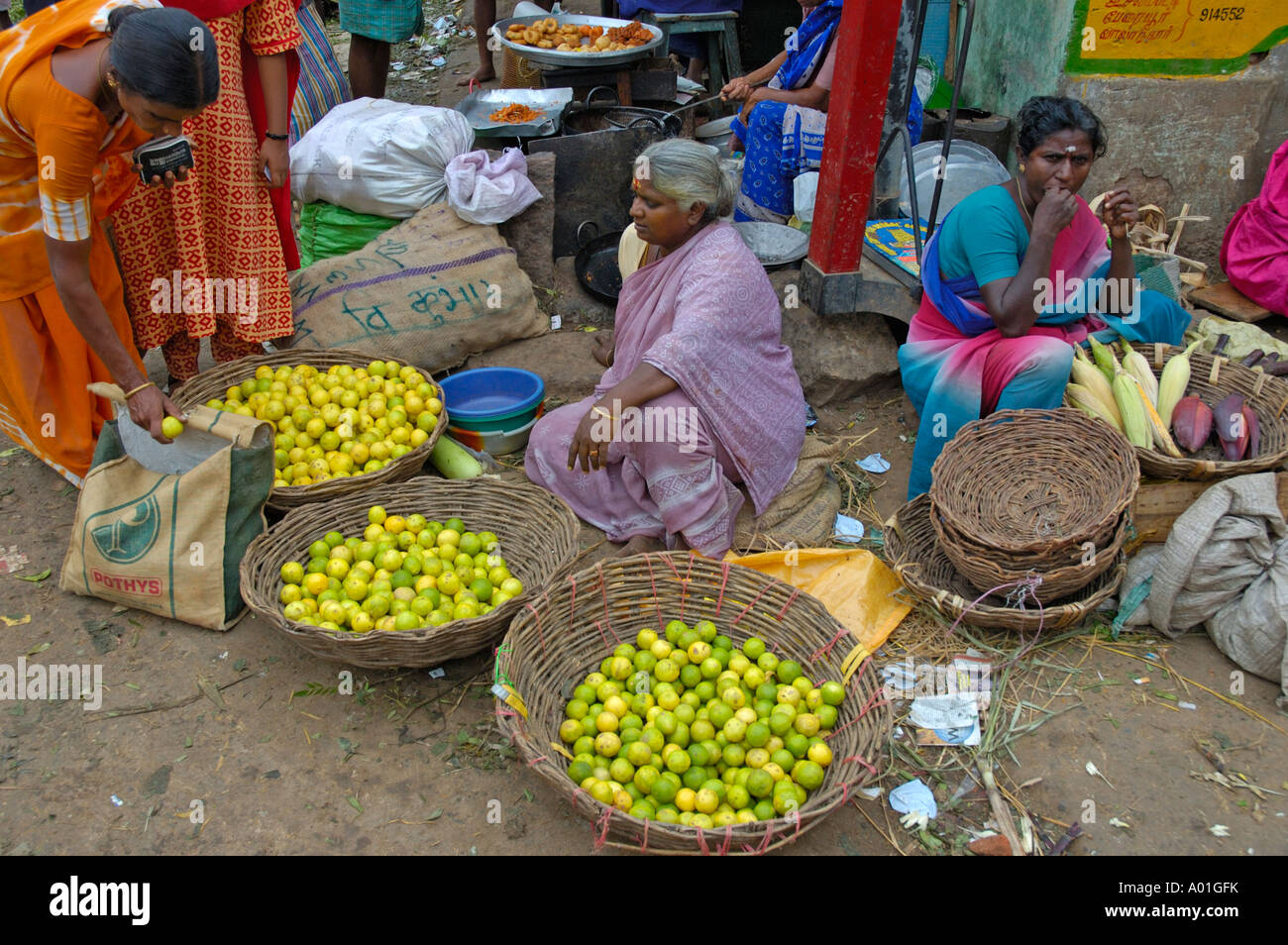 Fruit vegetable market tamil nadu hires stock photography and images