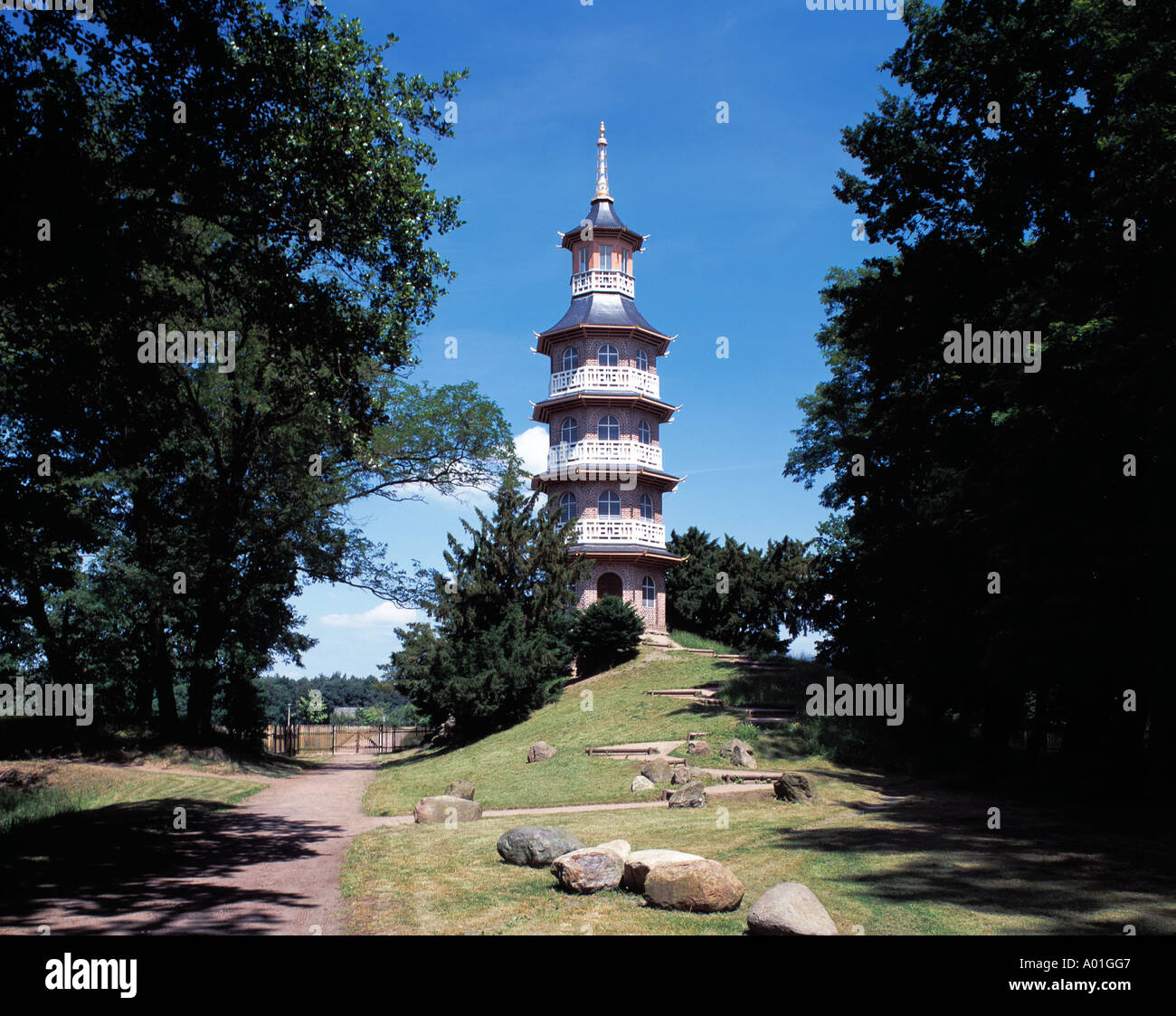 Anglo chinese garden hires stock photography and images Alamy