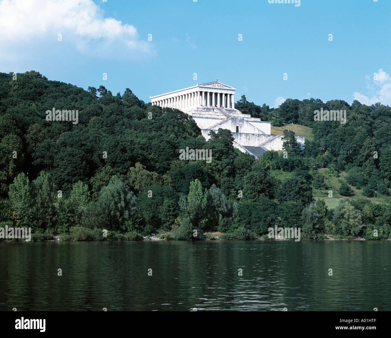 Walhalla-Ruhmestempel ueber der Donau, Donaulandschaft, Flusslandschaft, Donaustauf, Oberpfalz, Bayern Stock Photo