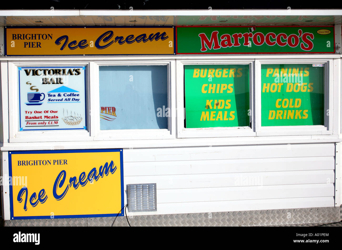Ice cream & fast food shop on Brighton Pier Stock Photo Alamy