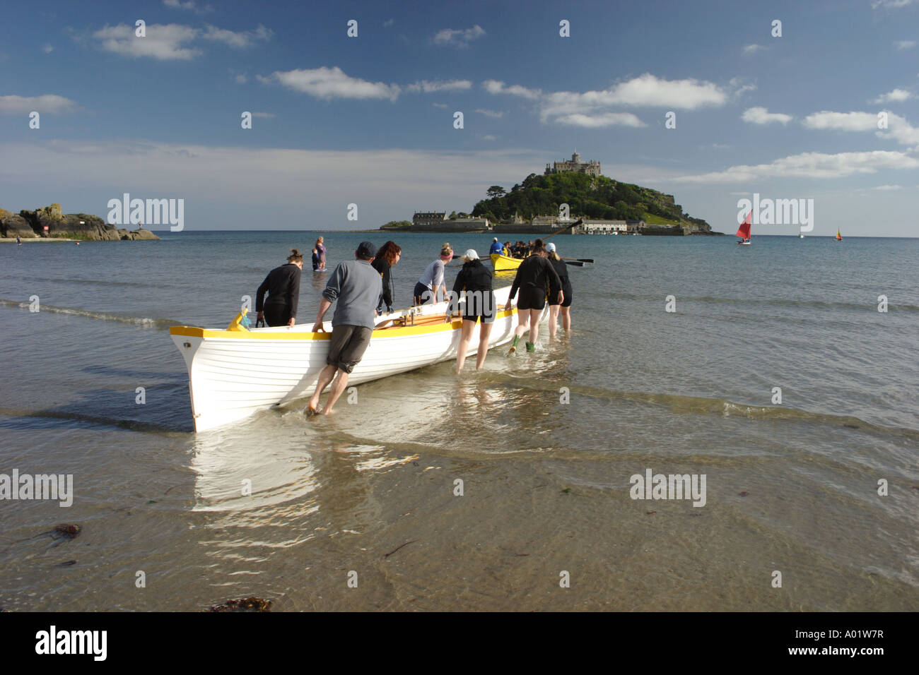Launch Rib Cornwall Launching a boat at St. Michael's Mount, Cornwall Stock Photo - Alamy