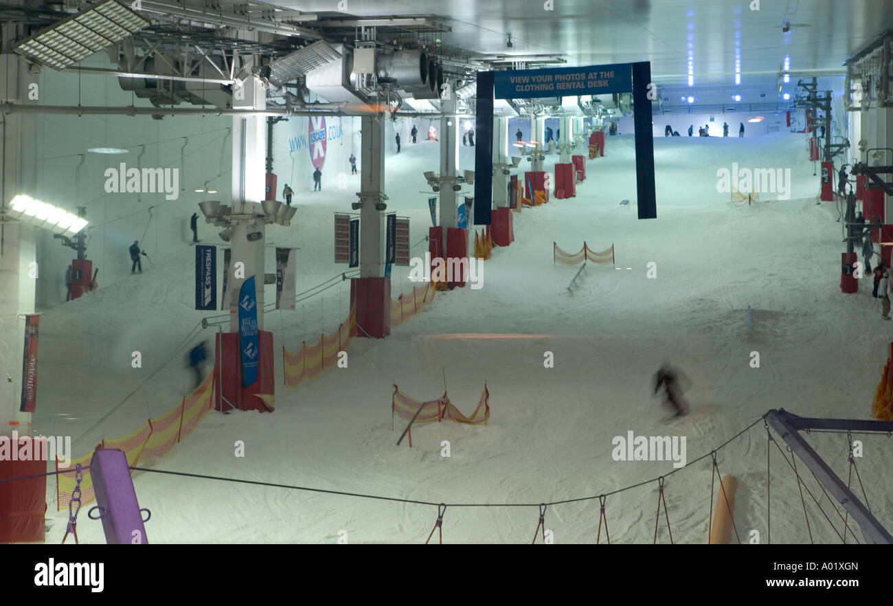 Indoor snow arena in milton keynes hires stock photography and images