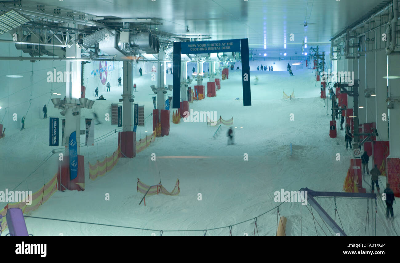 Milton, Keynes, indoor, arena, ski, snowdrome Stock Photo Alamy