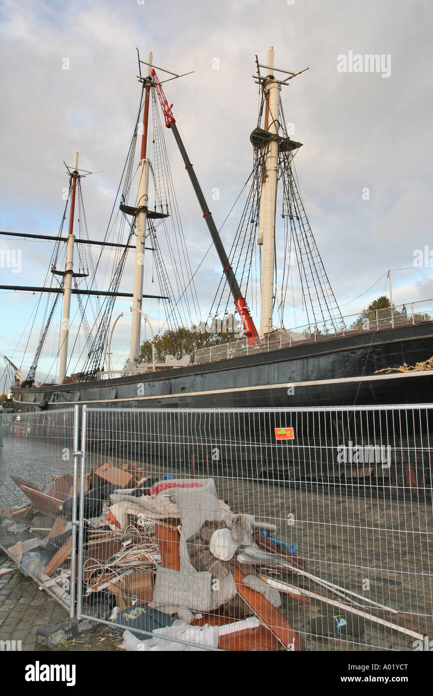 Derigging the Cutty Sark Stock Photo Alamy