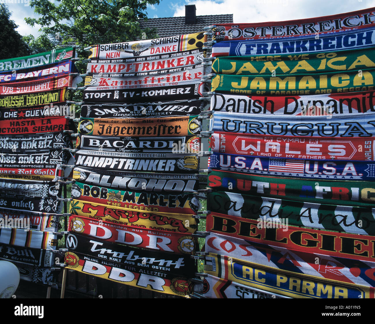 Fußball fans hires stock photography and images Alamy