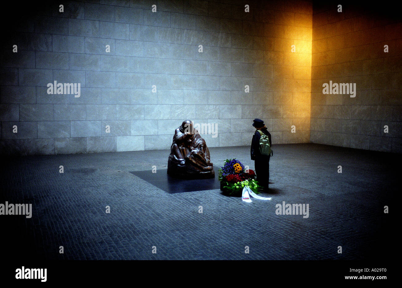 BERLIN THE CAPITAL OF GERMANY NEUE WACHE MEMORIAL COPY OF MOTHER WITH HER DEAD SON BY KATHE KOLLWITZ Stock Photo