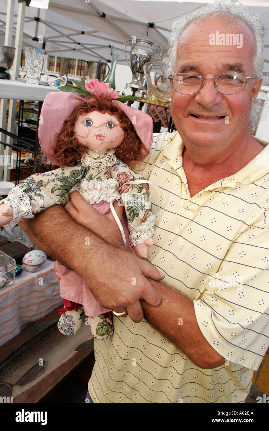 The lincoln road flea market miami hires stock photography and images