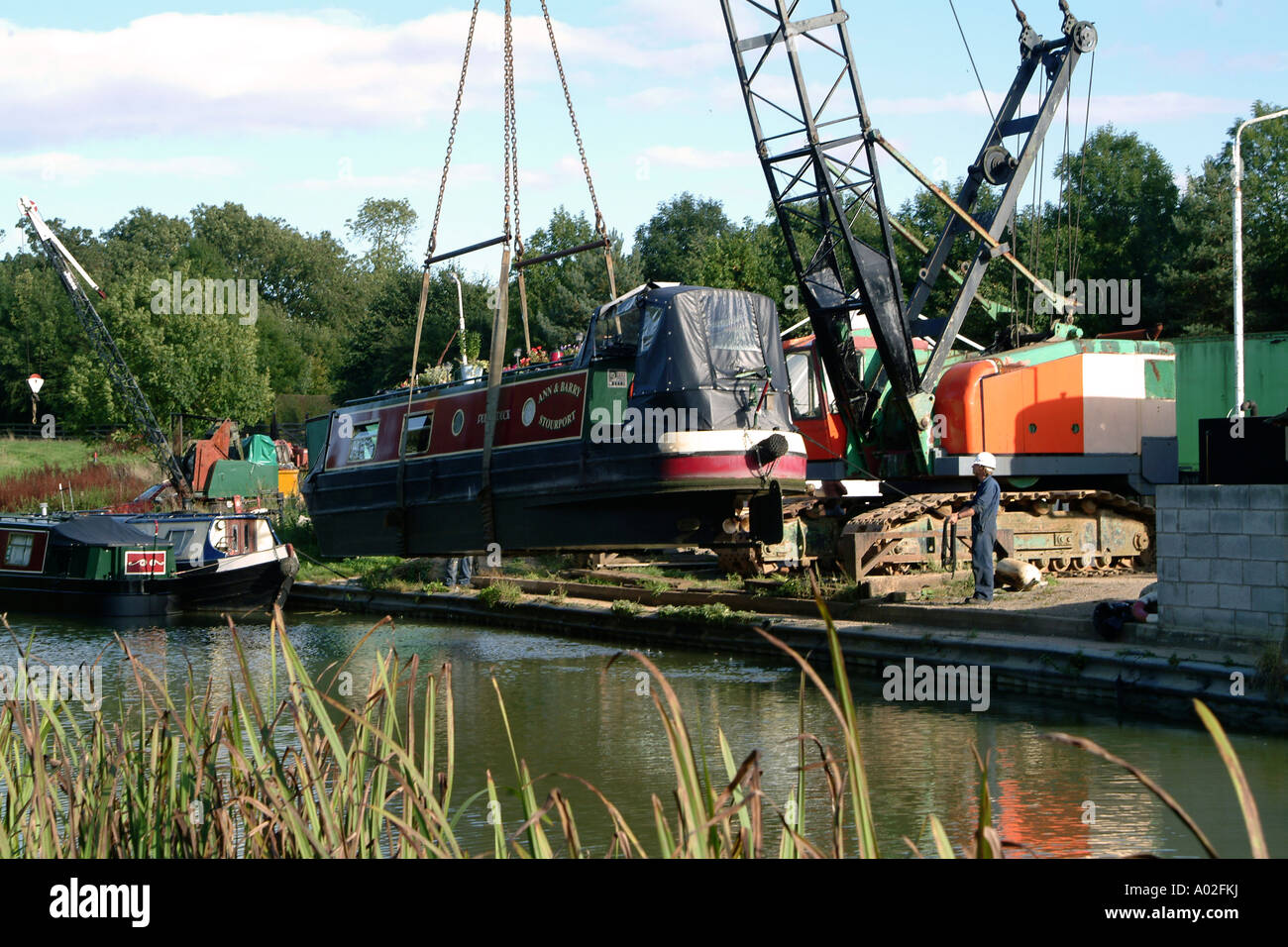 Heavy lift crane barge hi-res stock photography and images - Alamy