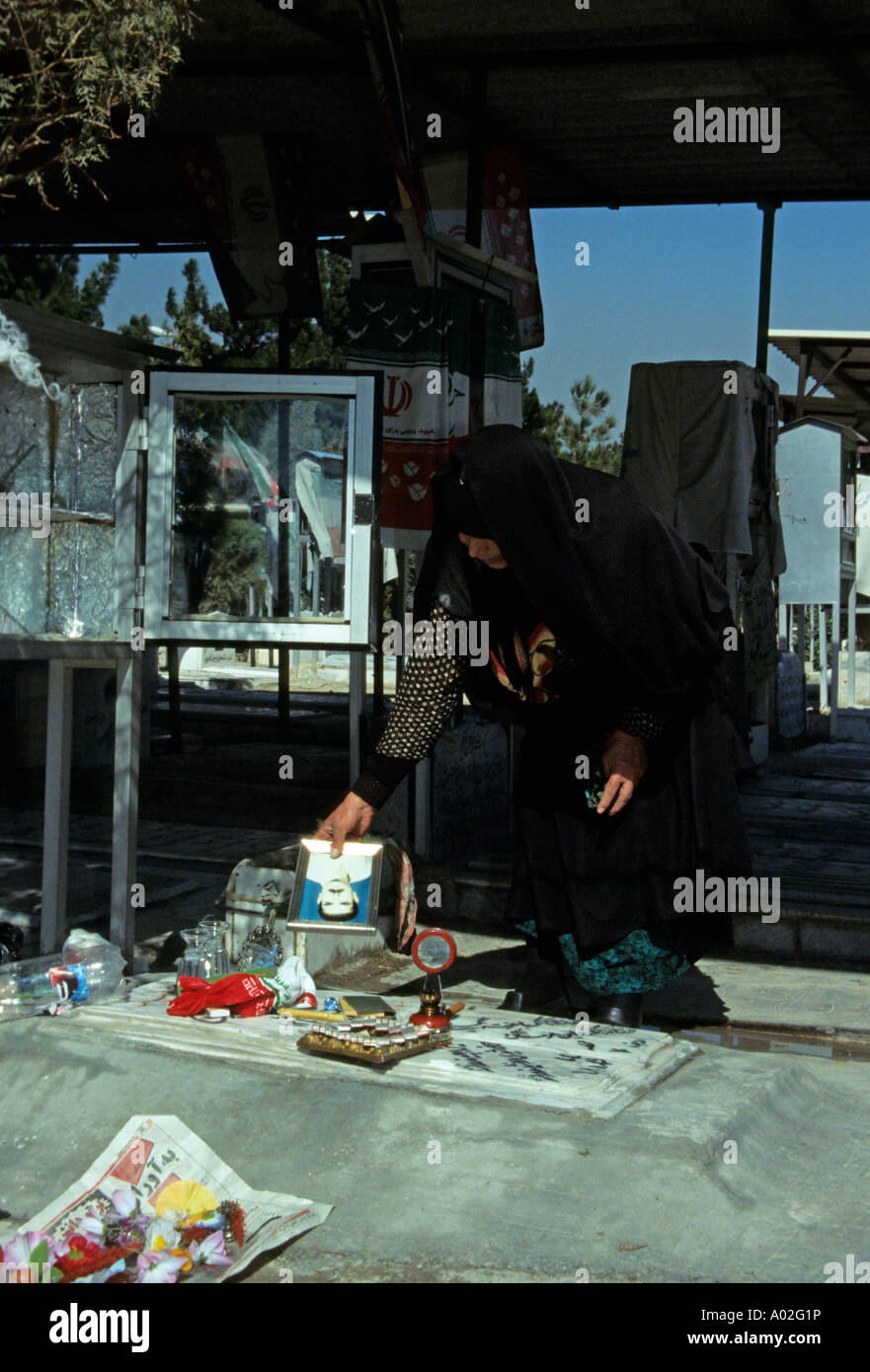 Mother holding her dead son hi-res stock photography and images - Alamy