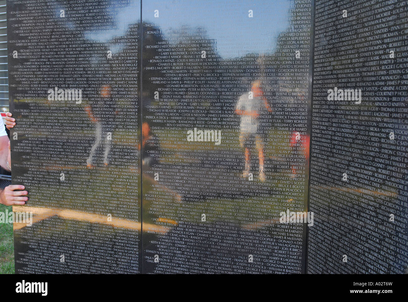 Volunteers assemble the Vietnam Moving wall memorial in Madison ...