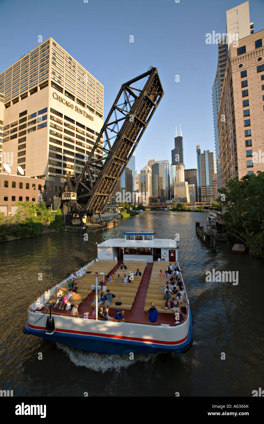 ILLINOIS Chicago Chicago River in downtown loop area of city ...
