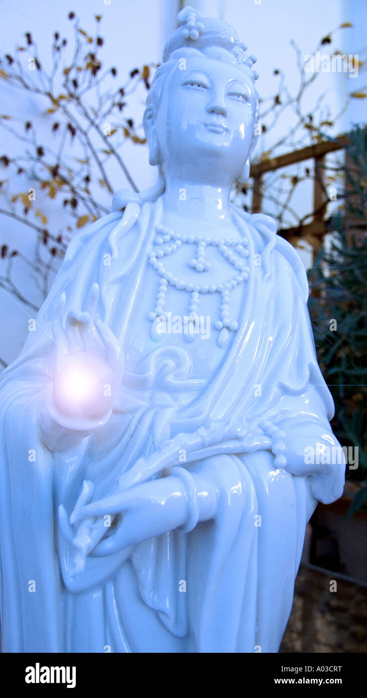 Guan Yin statue Stock Photo Alamy