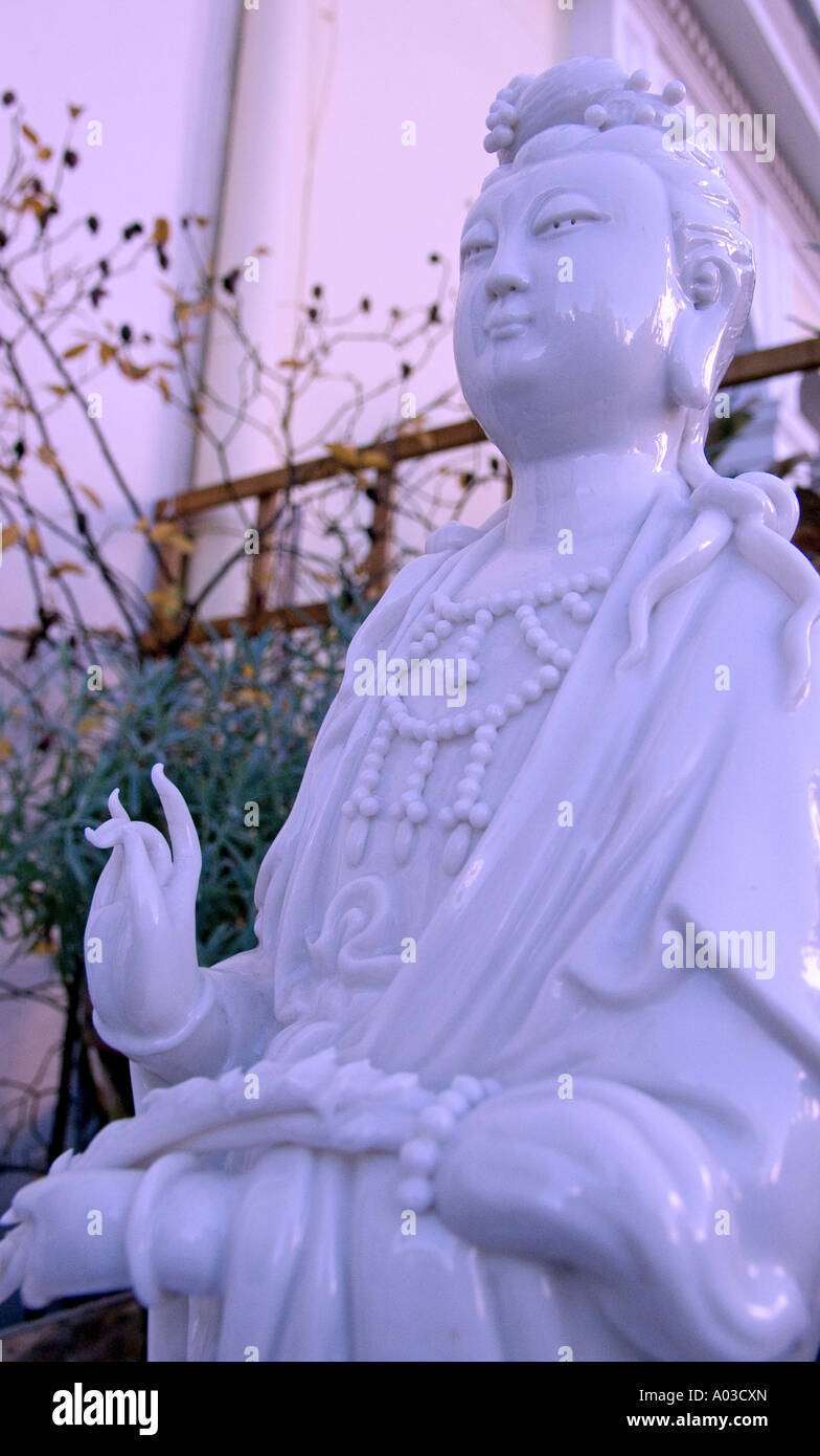 Guan Yin statue Stock Photo Alamy