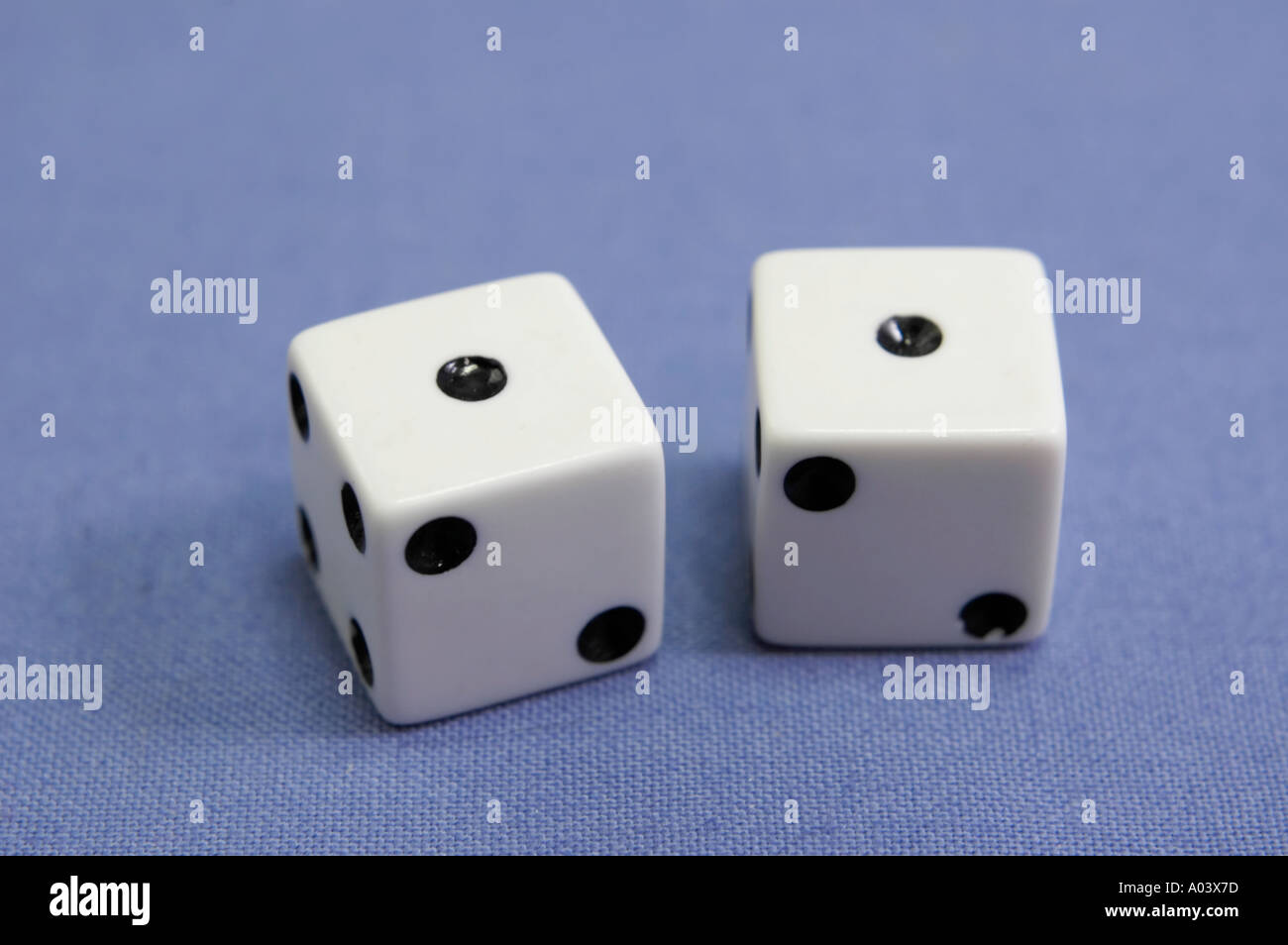 Dice number 2 hires stock photography and images Alamy