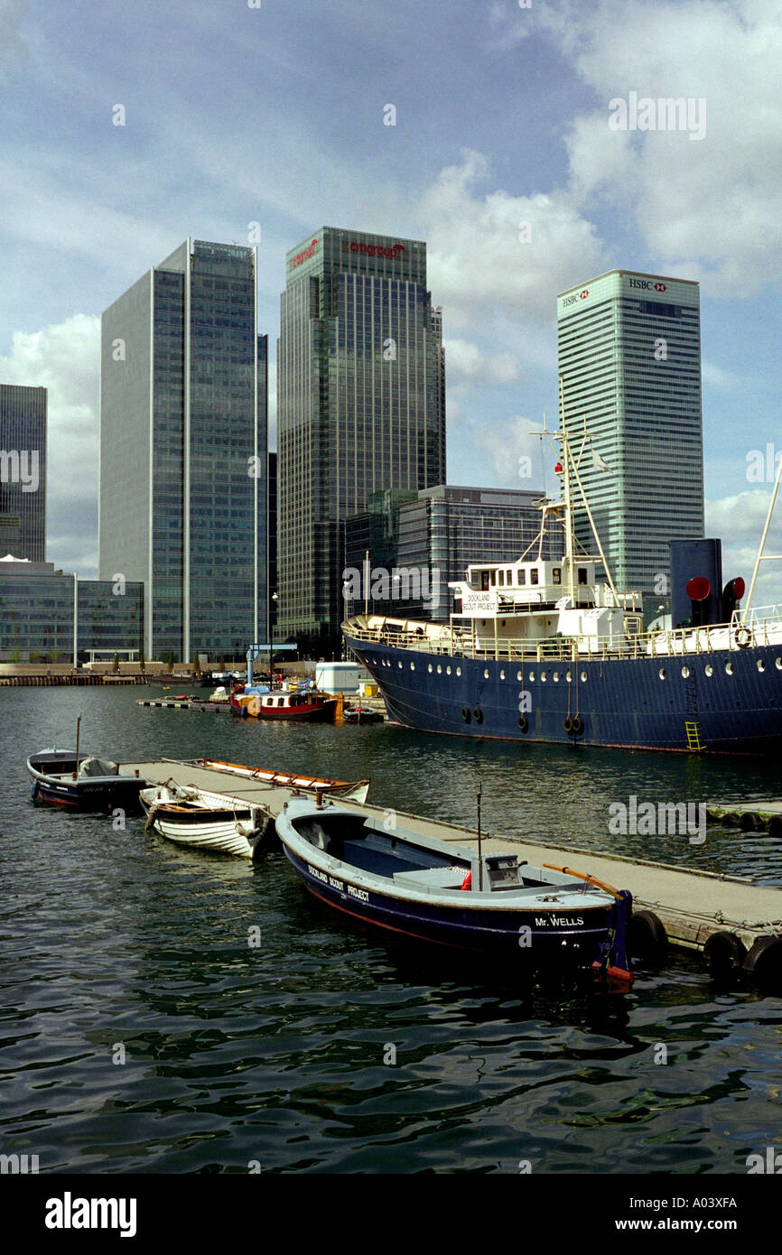 Hsbc bank tower blocks canary wharf hi-res stock photography and images ...