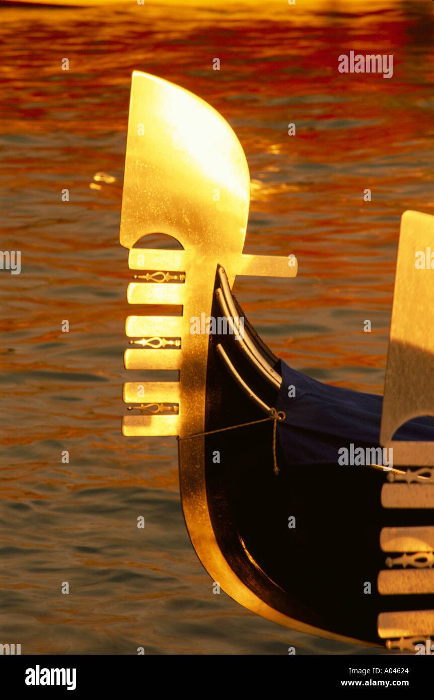 Venice Italy ferro bow of gondola Stock Photo - Alamy