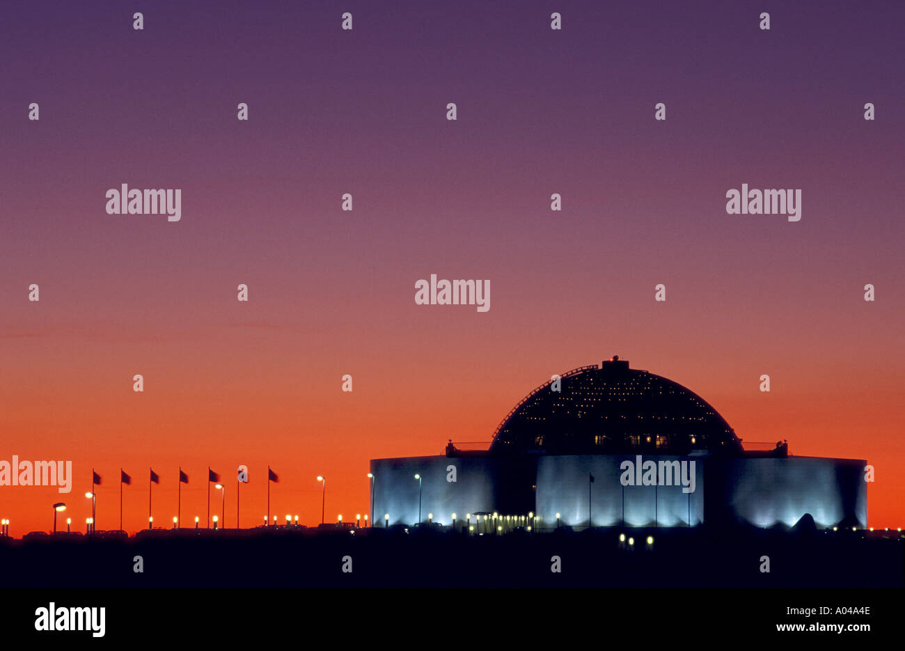 Perlan Sign Dusk view of Perlan /The Pearl) in Reykjavik, Iceland Stock Photo - Alamy