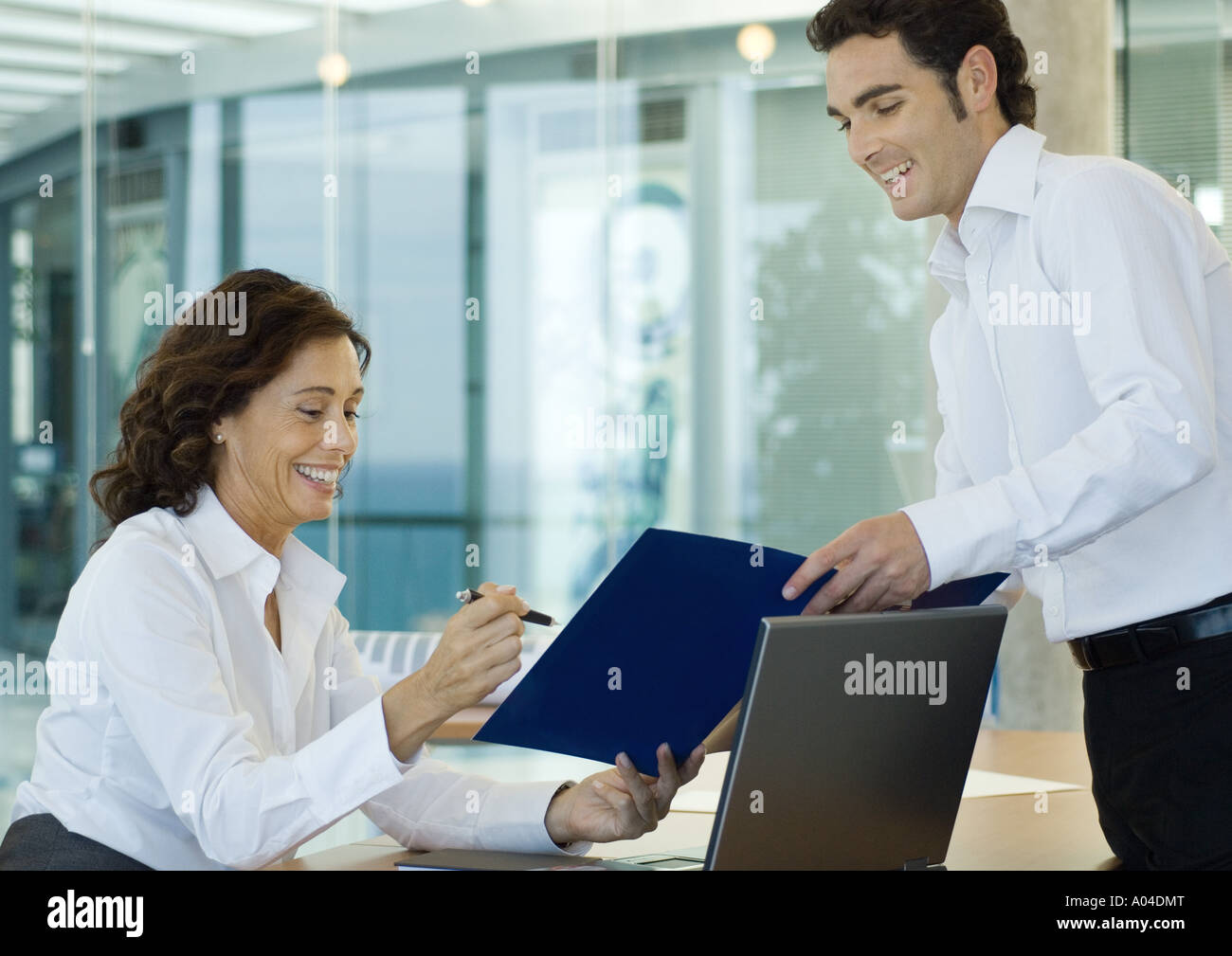 Office intern male hi-res stock photography and images - Alamy