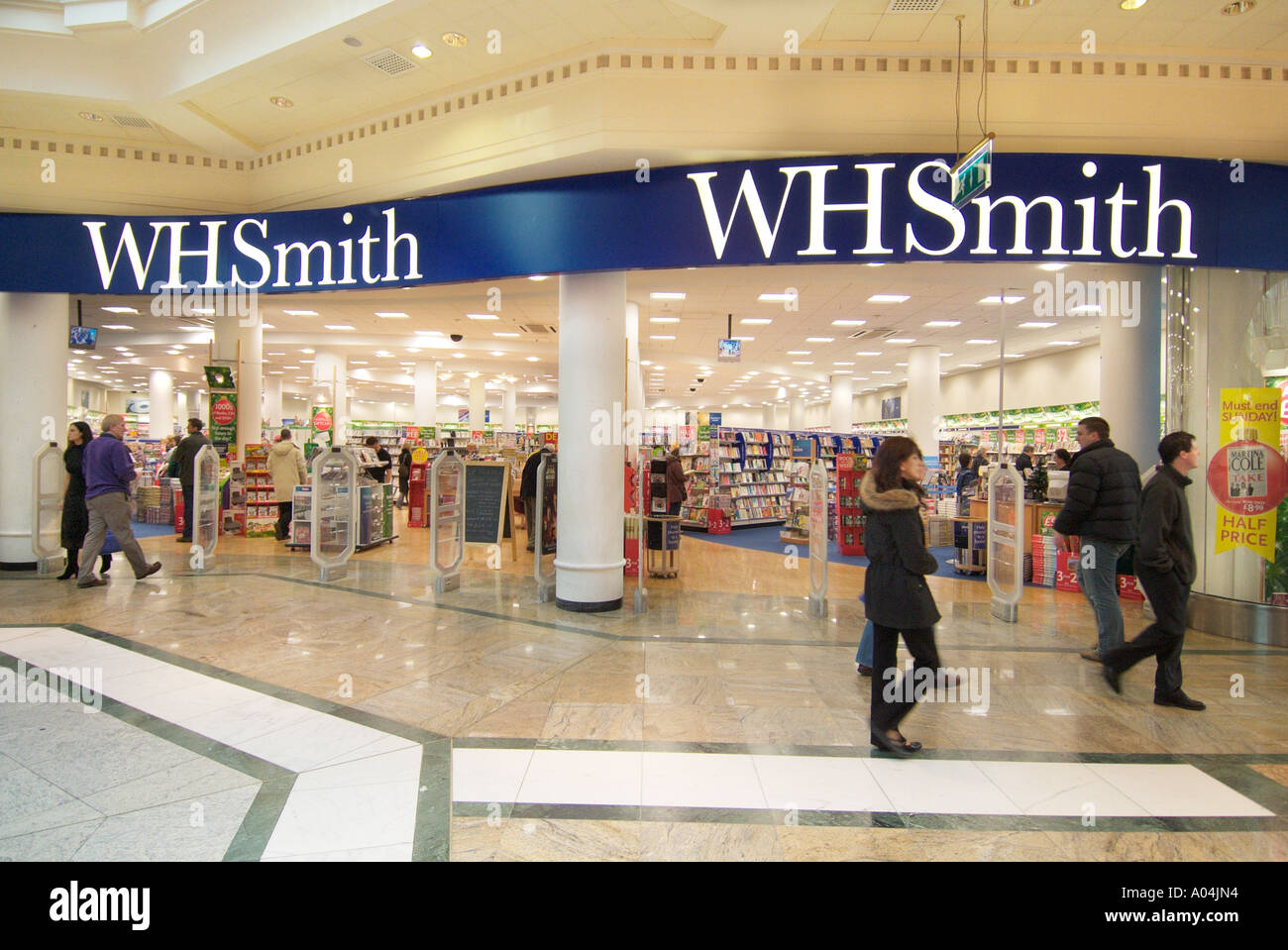 trafford centre luggage shops