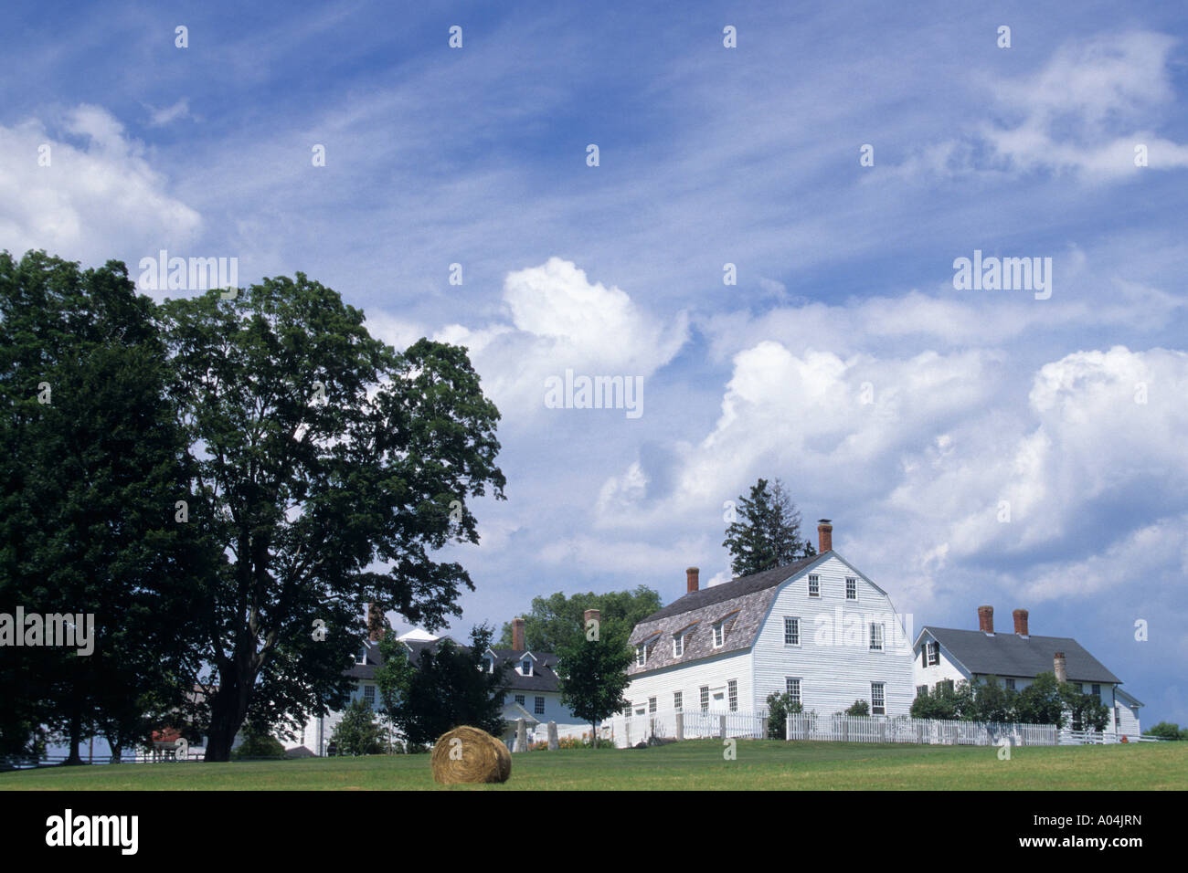 MEETING HOUSE (CIRCA 1792) IN THE CANTERBURY SHAKER VILLAGE, CENTRAL NEW HAMPSHIRE. MID-SUMMER. Stock Photo