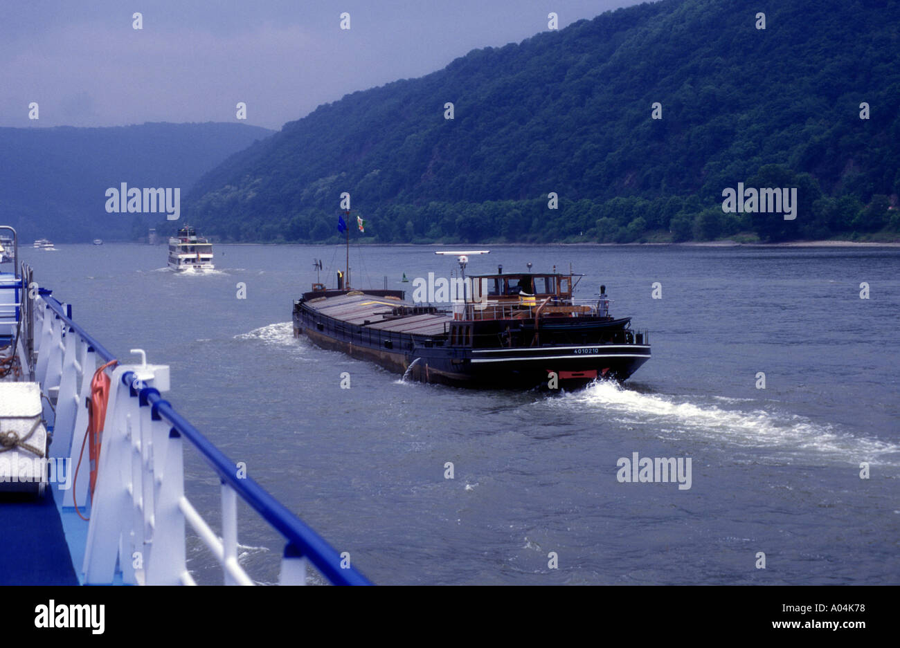 River craft hi-res stock photography and images - Alamy