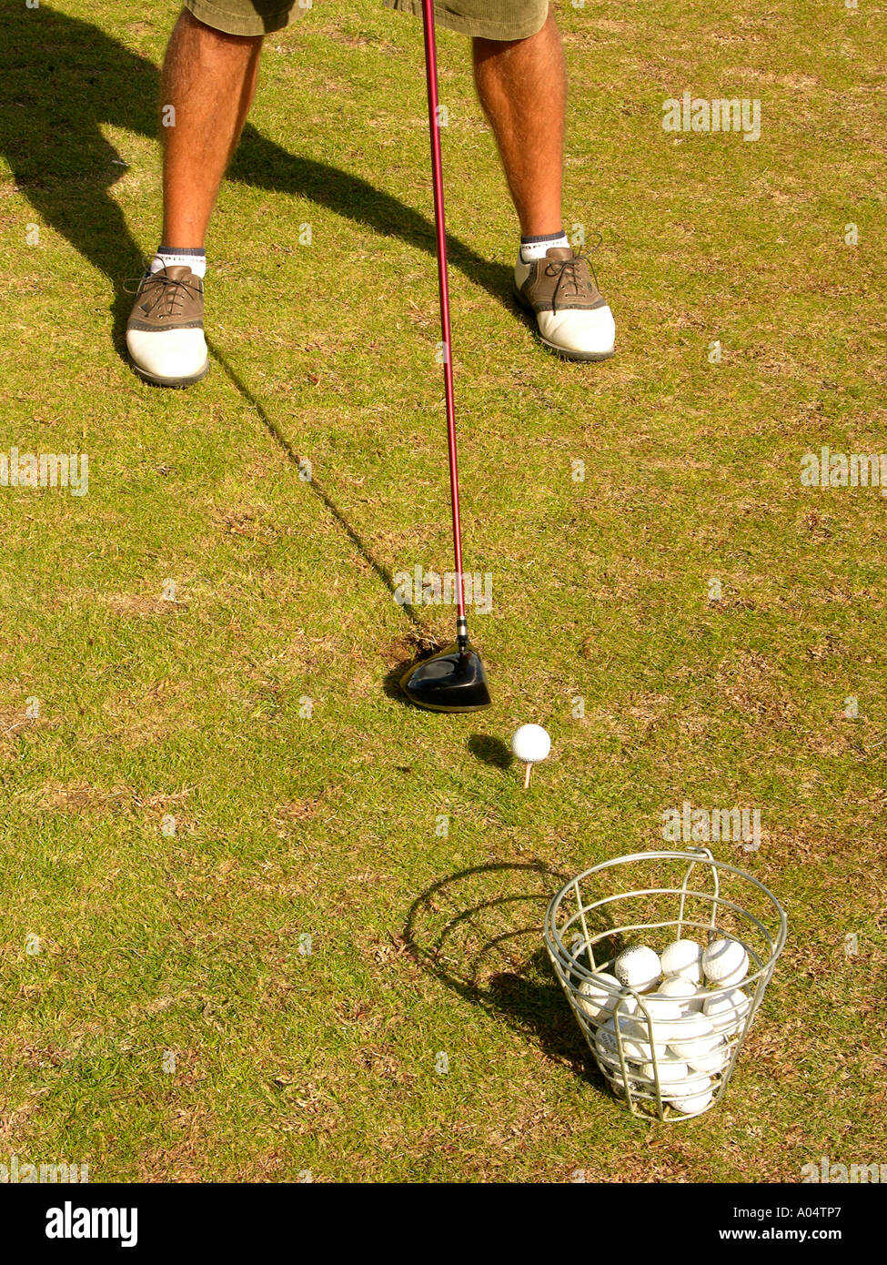Bucket golf balls hires stock photography and images Alamy