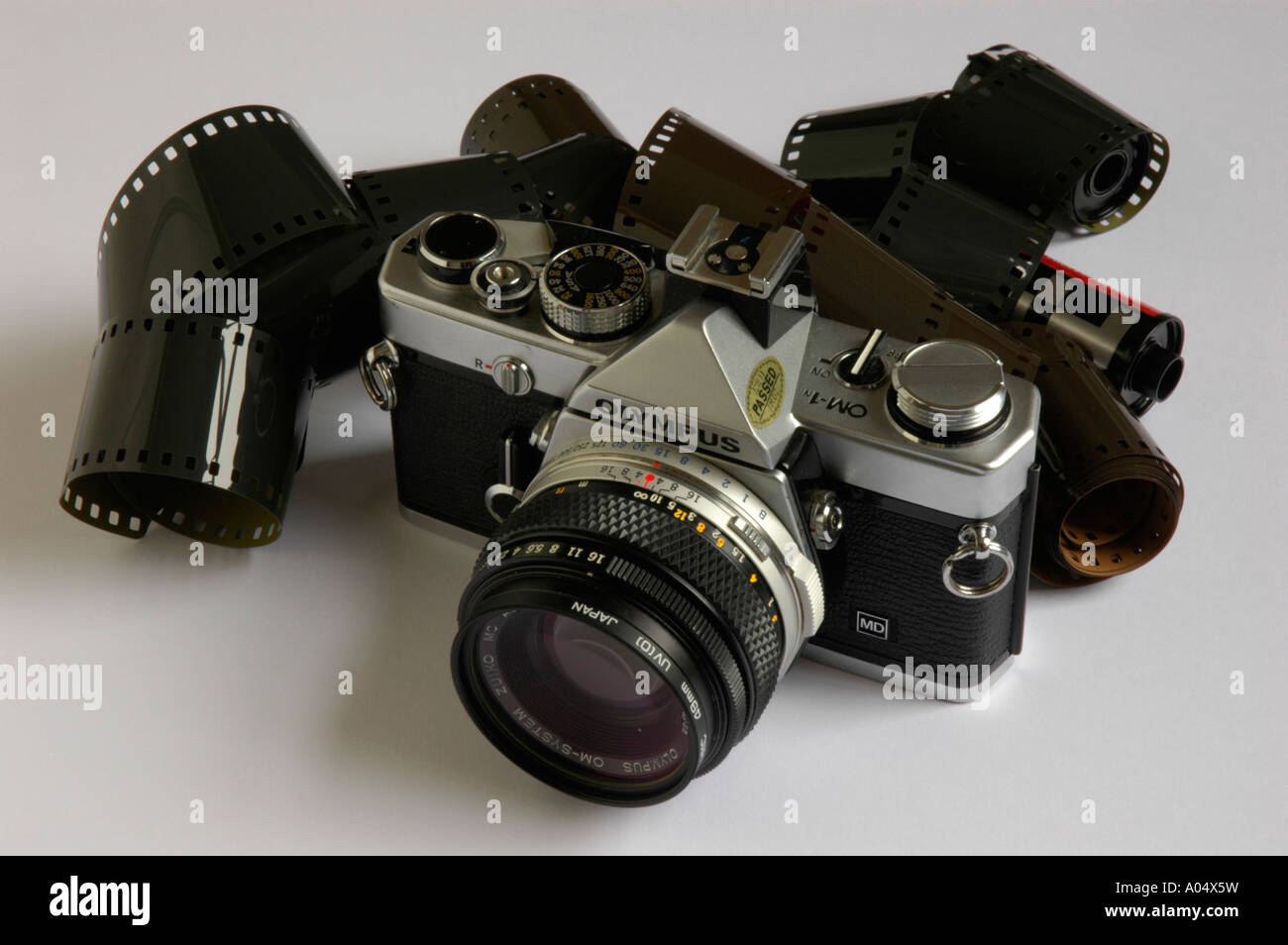 Obsolete 35mm slr film camera hires stock photography and images Alamy