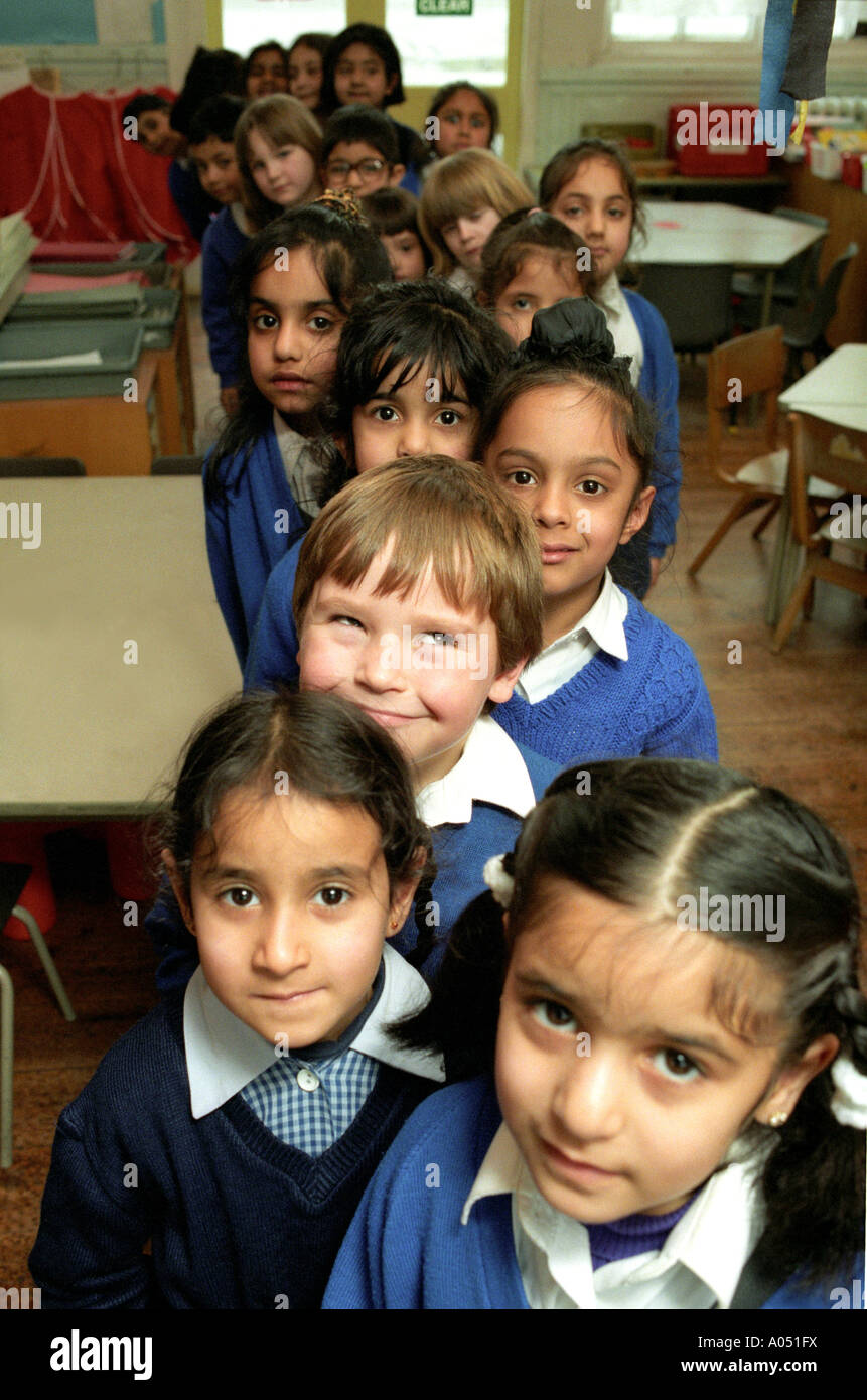 Children queue class hires stock photography and images Alamy