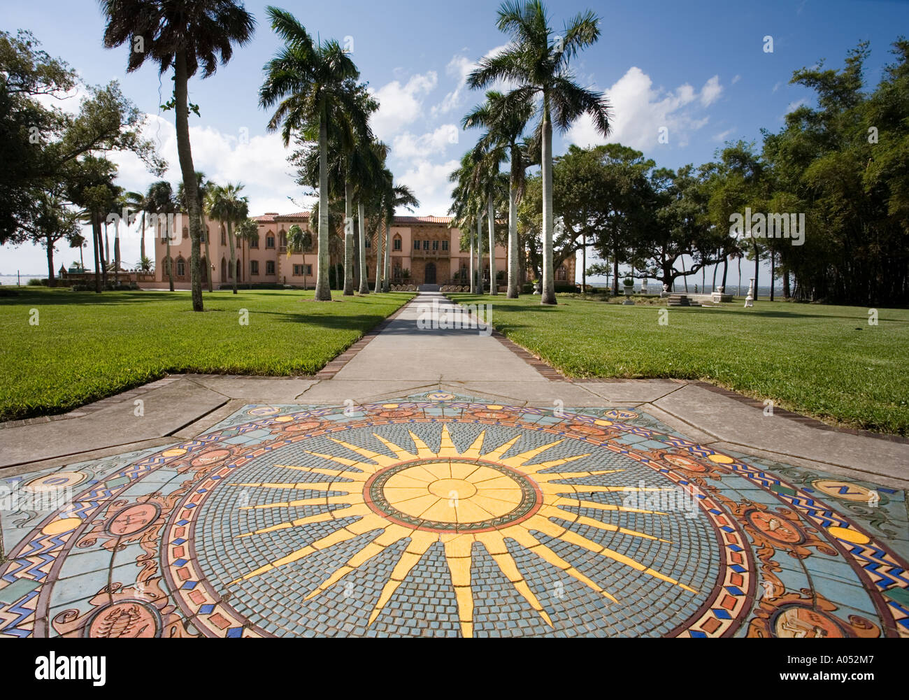 Pathway to the Ca d,zan Mansion.. home to John  and Mable Ringling Sarasota Florida Stock Photo