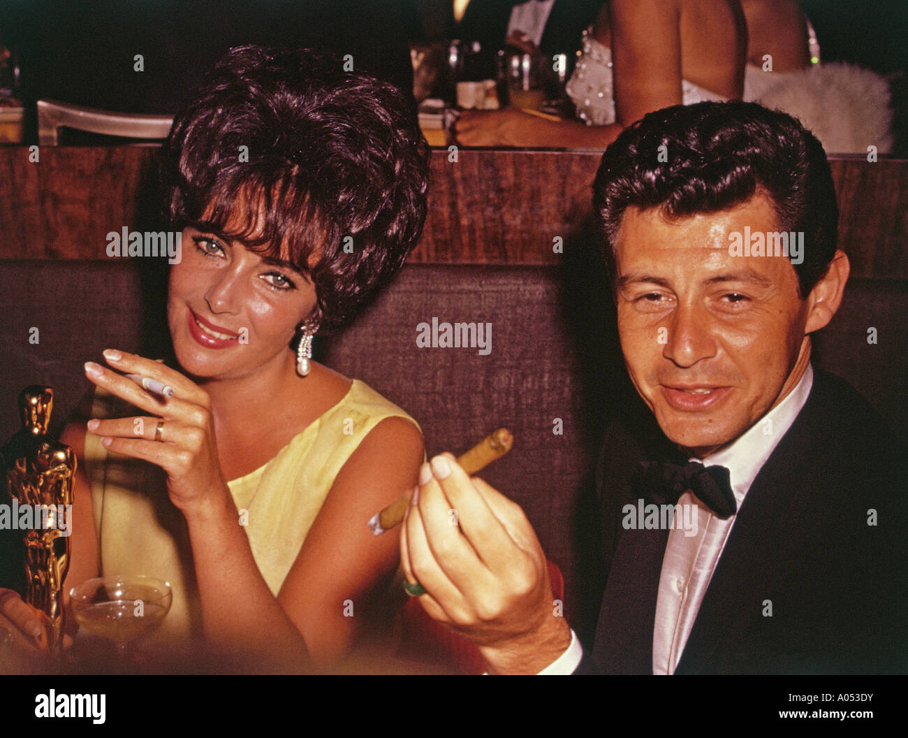 ELIZABETH TAYLOR with husband Eddie Fisher in 1960 on the night she won an Oscar for BUTTERFIELD 8 Stock Photo