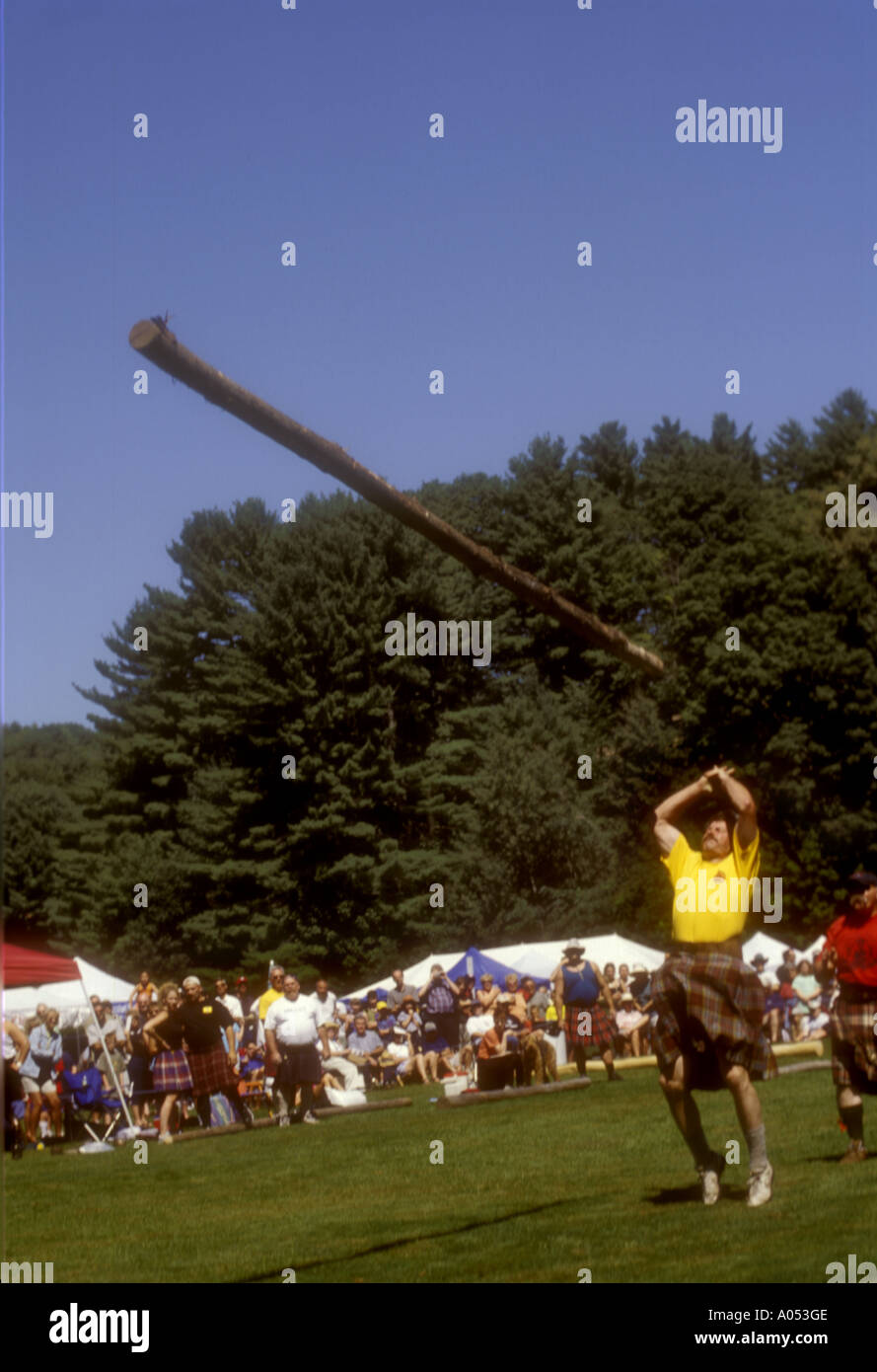 Caber tossing hi-res stock photography and images - Alamy