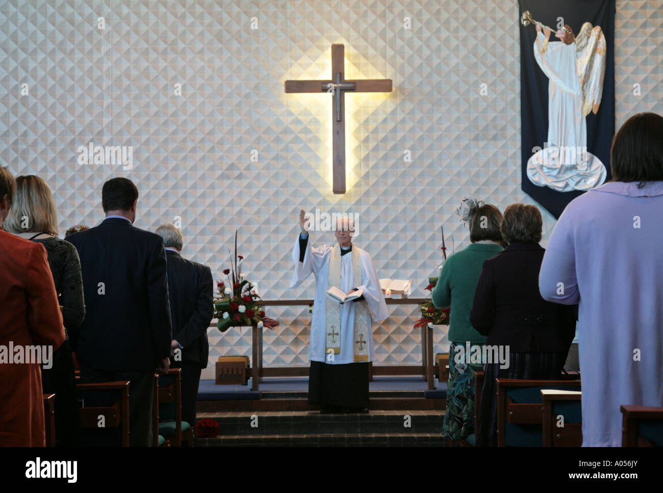 Vicar Conducting Church Service Stock Photo Alamy vicar-conducting-church-service-stock-photo-alamy