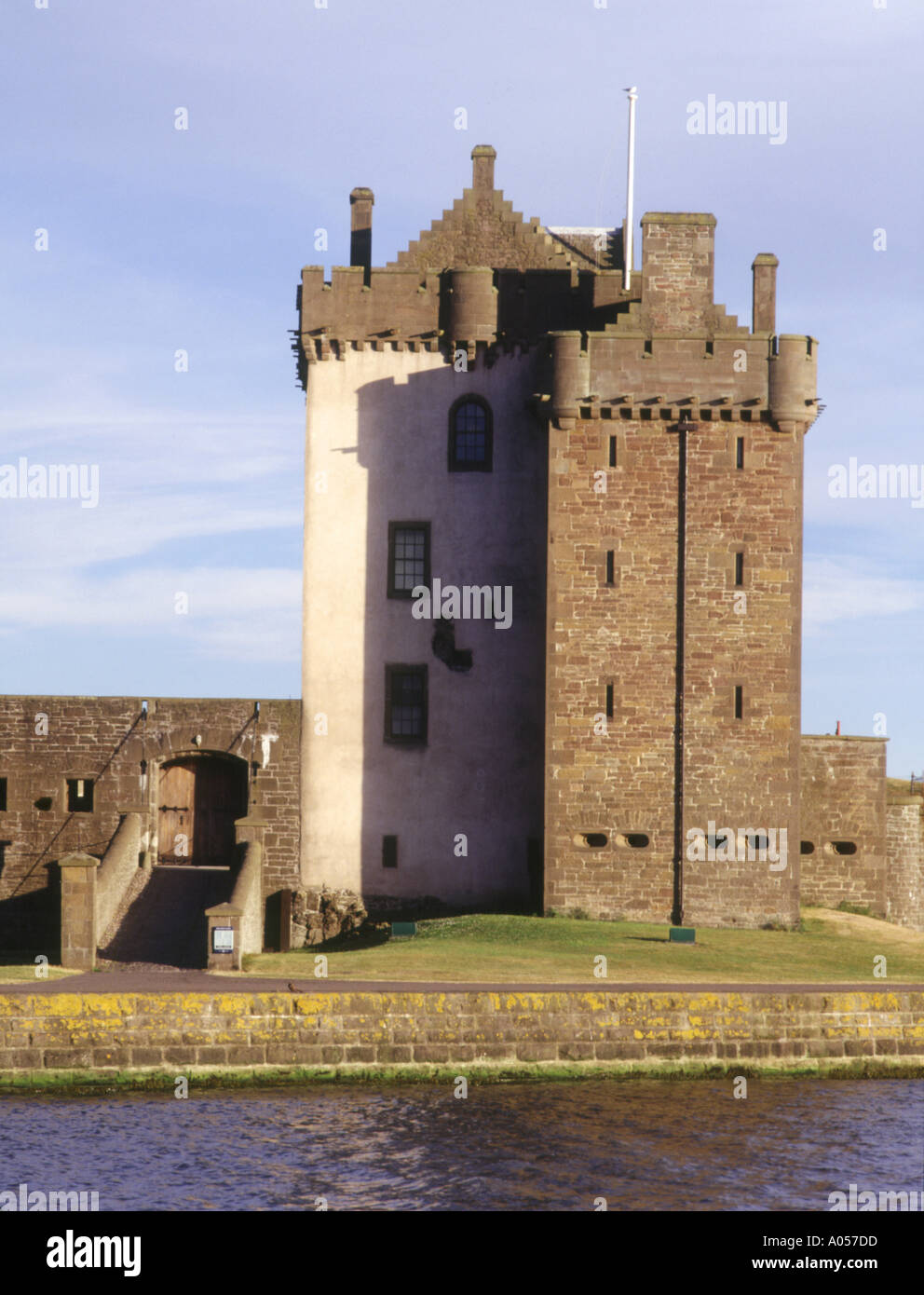 dh Broughty Ferry castle BROUGHTY FERRY ANGUS Scotland dundee Castle entrance towers Whaling museum battery barracks Stock Photo