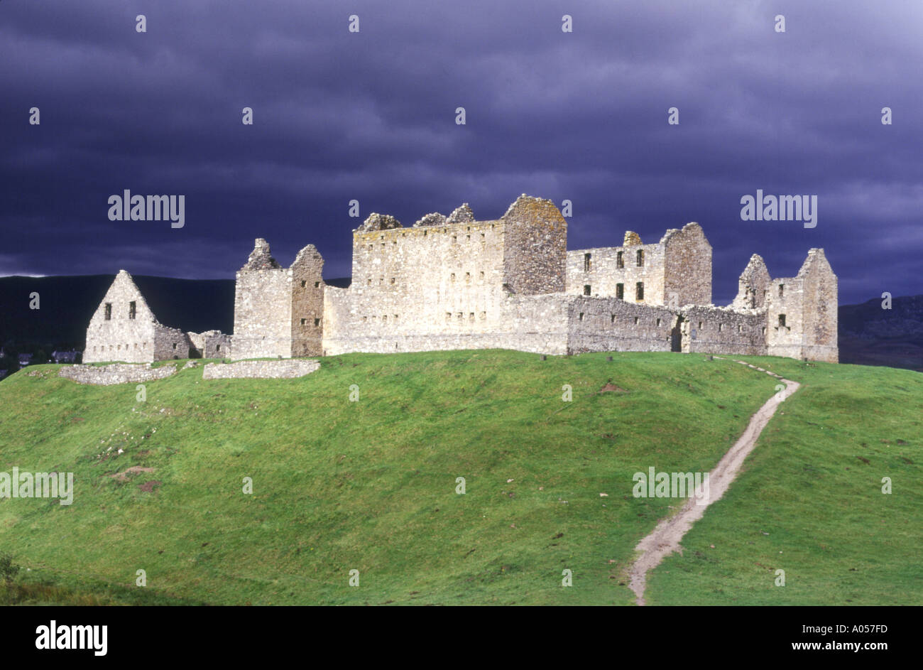 dh Ruthven Barracks KINGUSSIE INVERNESSSHIRE Garrison barracks Jacobite area Highlands Scotland Stock Photo