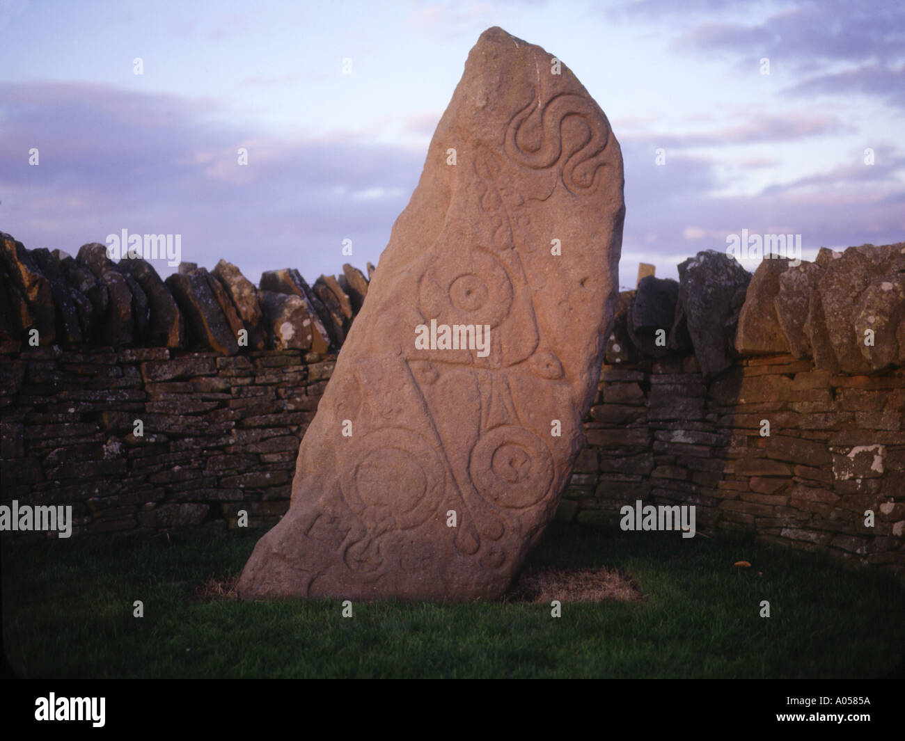 dh  ABERLEMNO ANGUS Pictish stone cross slab with carved markings Stock Photo