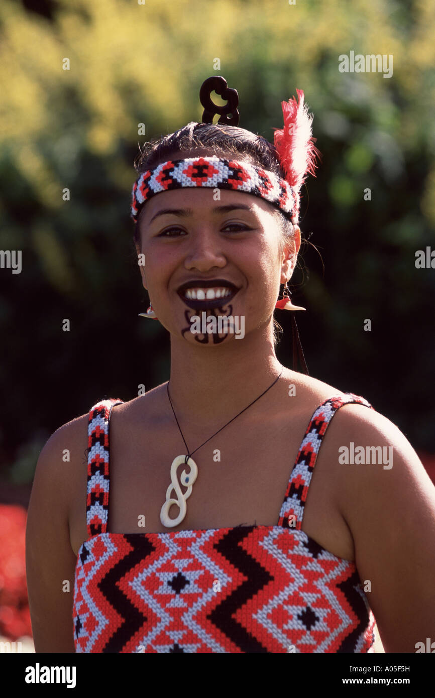 Maori, Kapa Haka Performer, Woman, Day Stock Photo: 9886636 - Alamy