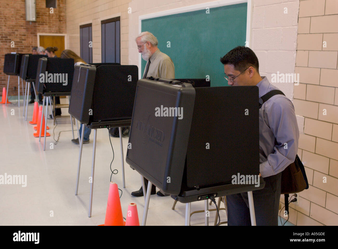 Touch screen voting machines hires stock photography and images Alamy
