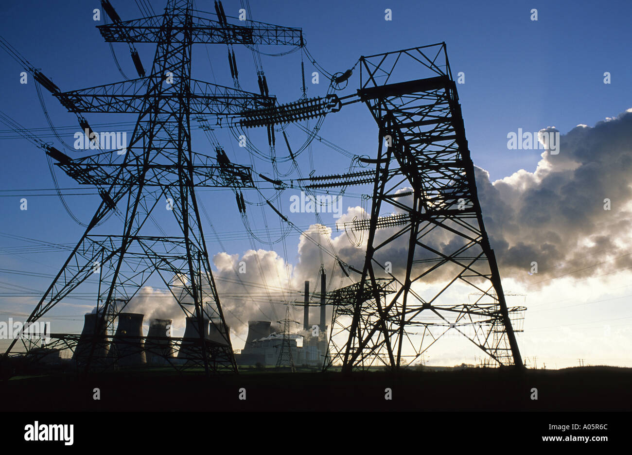 Electricity Pylons Running Into Ferrybridge Coal Powered Power Station ...