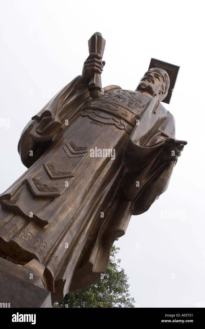 Vietnam Hanoi Centre Old Quarter history statue of Ly Thai To founder of the Ly dynasty 1010 1225 Stock Photo