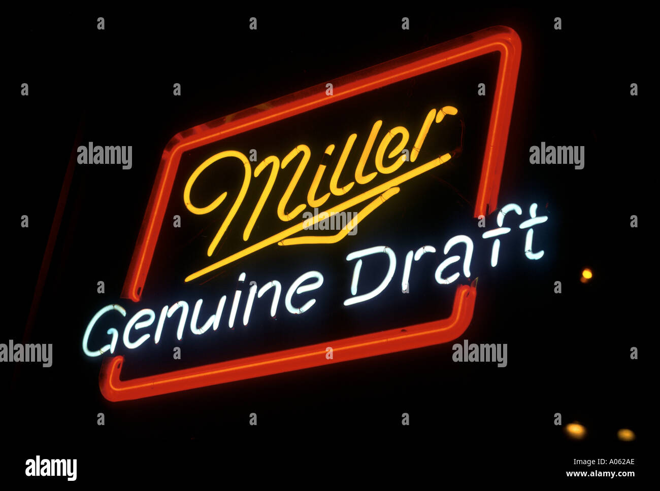Miller genuine draft light neon sign deals